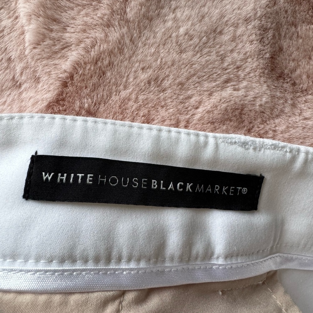 White House Black Market White The 7” Short in Size 6 - Picture 3 of 10